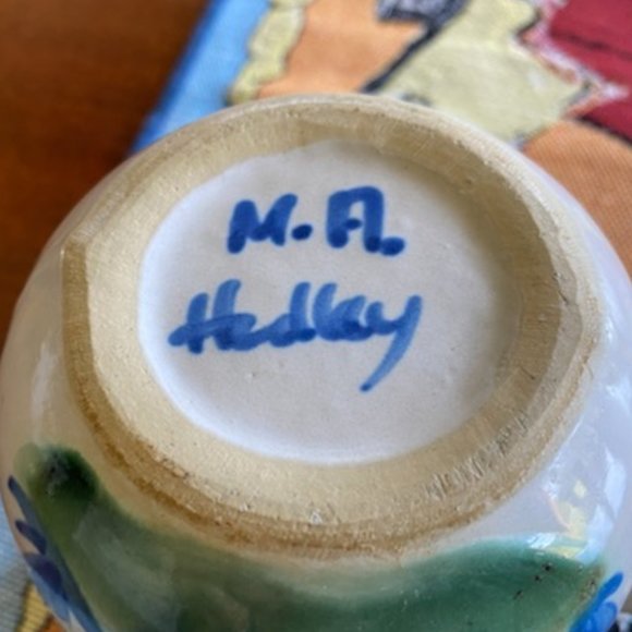 Vintage * MA HADLEY signed SYRUP PITCHER * Tapping Tree design * Blue & White - Picture 8 of 8